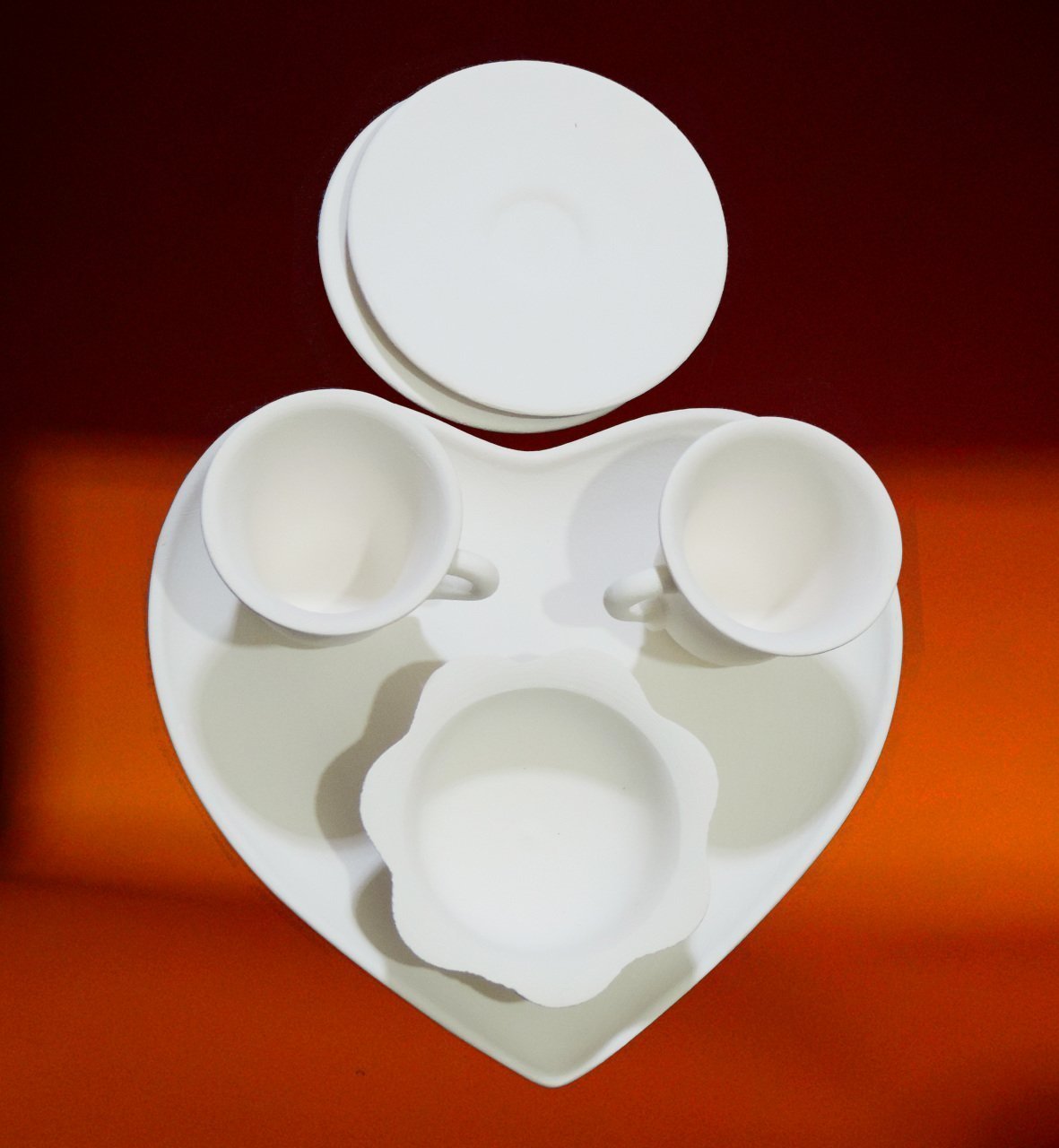 Bisküvi Kalpli İki Tabaklı Fincanlı Tepsi